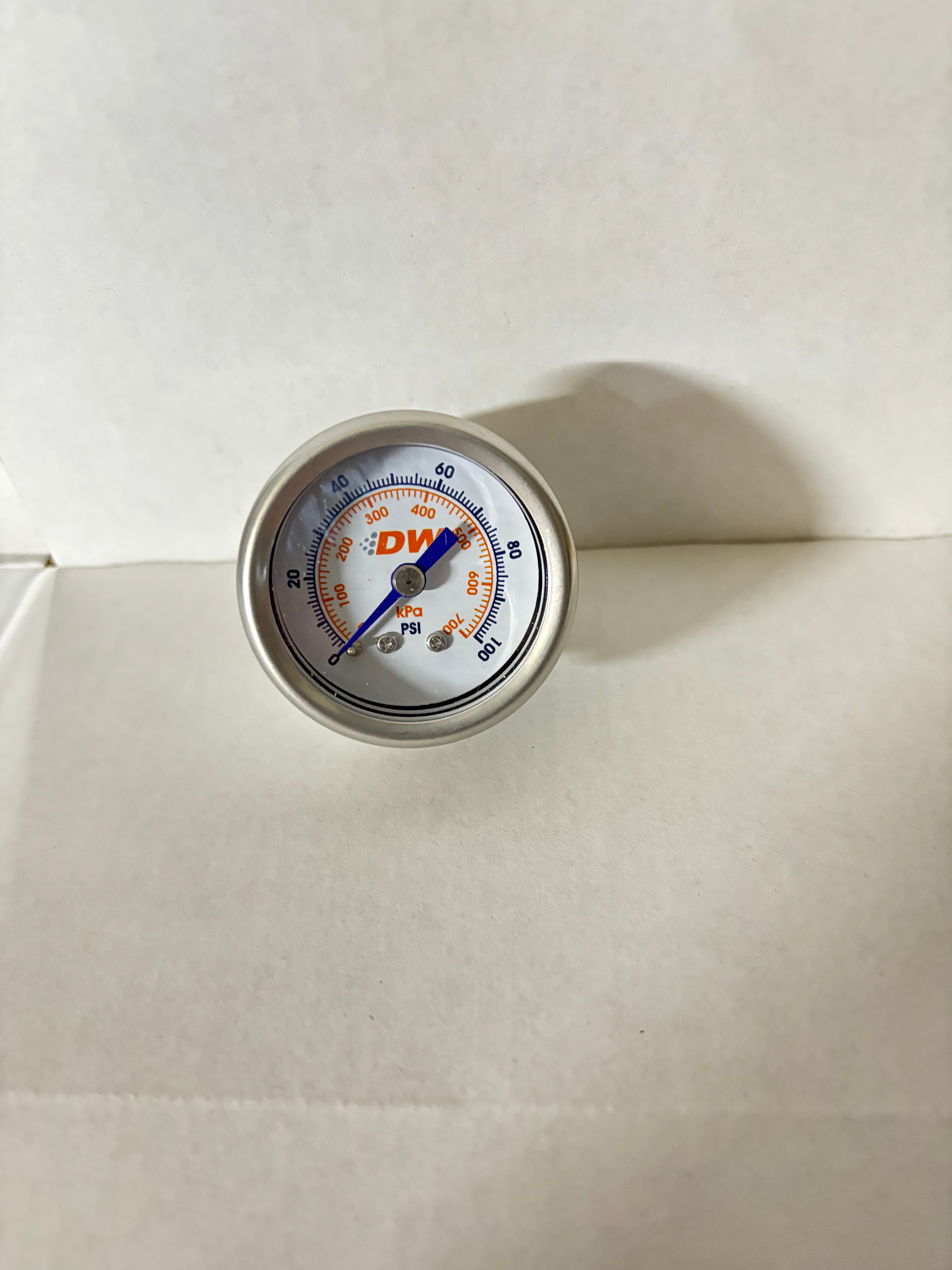 DW fuel pressure gauge 0-100